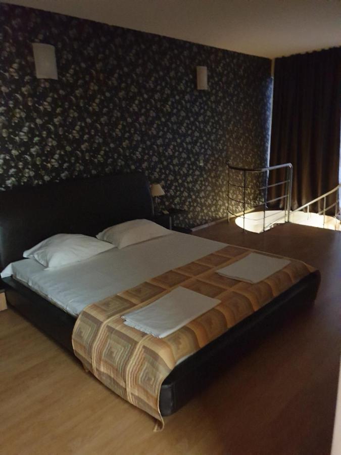 Guest House California Pomorie Esterno foto